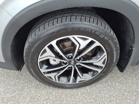Used 2020 Hyundai Santa Fe Limited image 10