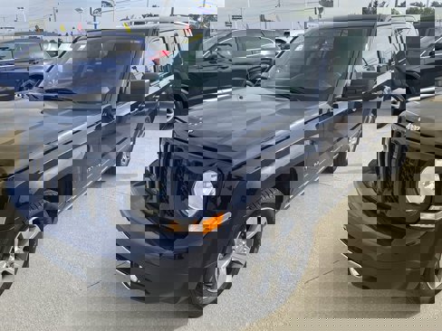 Used 2016 Jeep Patriot High Altitude image 6
