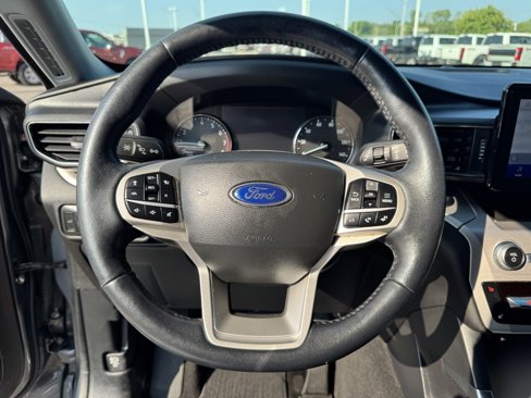Used 2022 Ford Explorer XLT w/ Equipment Group 202A image 14