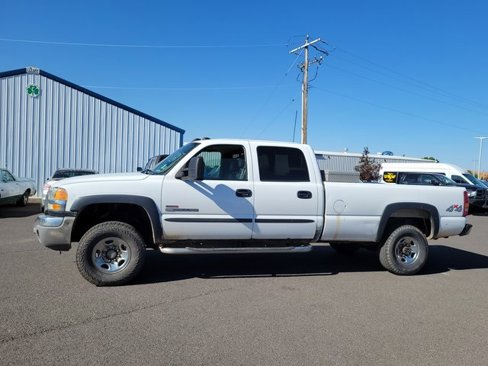 Used 2004 GMC Sierra 2500 4x4 Crew Cab HD w/ Heavy-Duty Power Package image 2