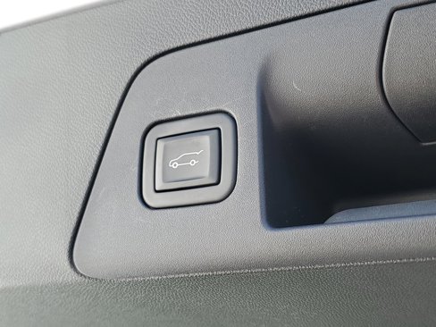 Used 2022 Buick Envision Essence w/ Safety Package image 10
