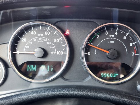 Used 2015 Jeep Wrangler Unlimited Sahara w/ Connectivity Group image 17