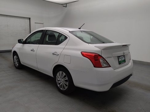 Used 2019 Nissan Versa SV image 3