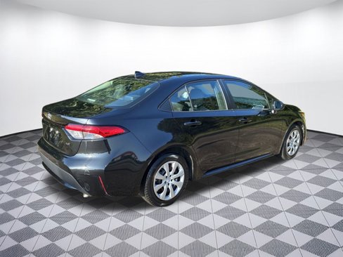 Used 2021 Toyota Corolla LE image 7