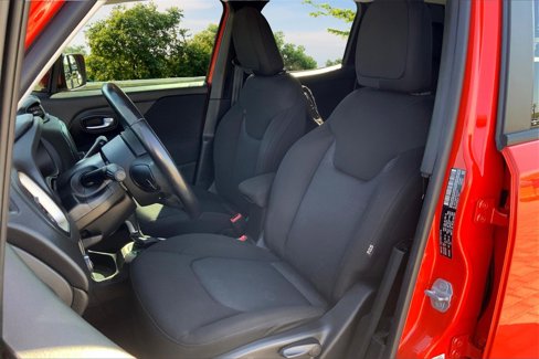 Used 2017 Jeep Renegade Latitude w/ Cold Weather Group image 20