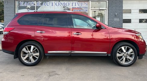 Used 2016 Nissan Pathfinder Platinum image 2