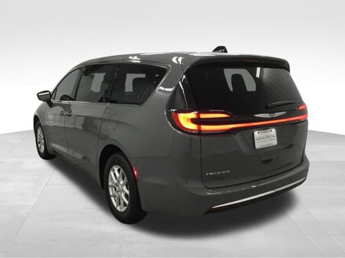 New 2025 Chrysler Pacifica Select image 11