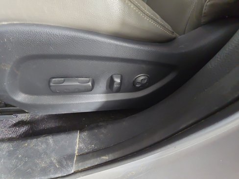 Used 2017 Hyundai Santa Fe Limited image 9
