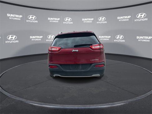 Used 2017 Jeep Cherokee Limited image 18