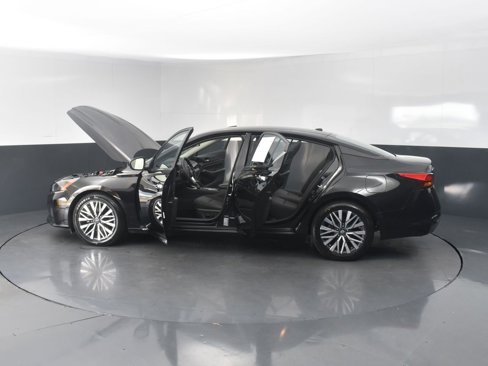 Used 2024 Nissan Altima 2.5 SV image 27
