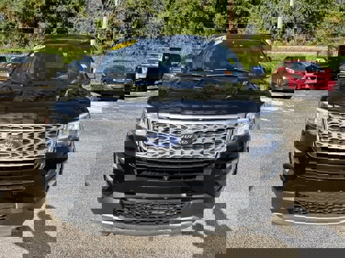 Used 2017 Ford Explorer Platinum image 11