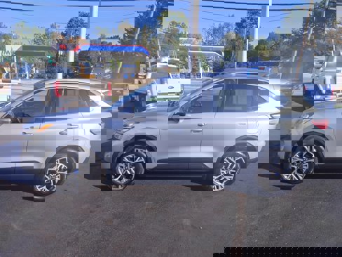 Used 2022 Ford Escape SEL image 1