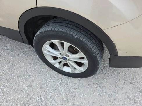 Used 2017 Ford Escape SE image 21