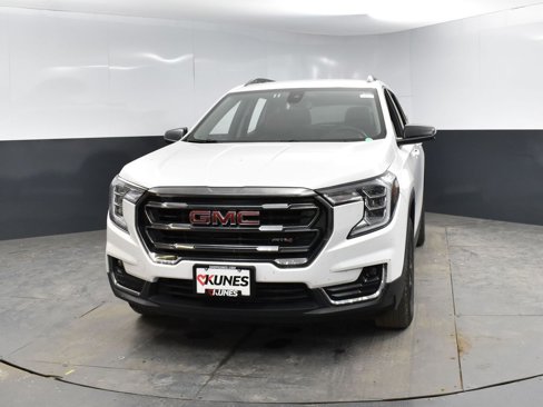 Used 2023 GMC Terrain AT4 image 5