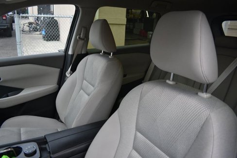 Used 2024 Nissan Rogue SV image 10