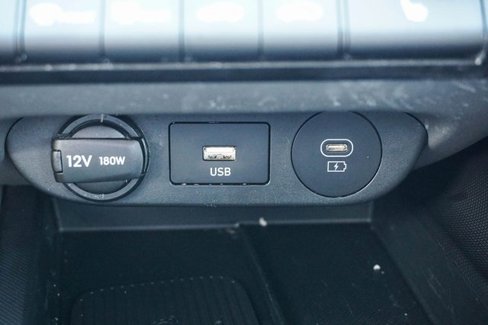 Used 2024 Hyundai Elantra SEL w/ Convenience Package image 23