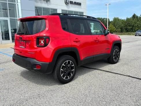 Used 2023 Jeep Renegade Trailhawk w/ Trailhawk Elite Group image 4