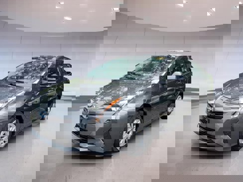 Used 2016 Toyota Prius Two image 2