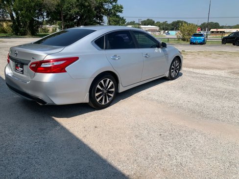 Used 2017 Nissan Altima 2.5 SL w/ 2.5 Technology Package image 5