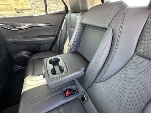Used 2023 Buick Envision Essence image 29