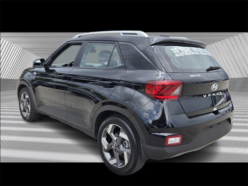Certified 2025 Hyundai Venue SEL image 7
