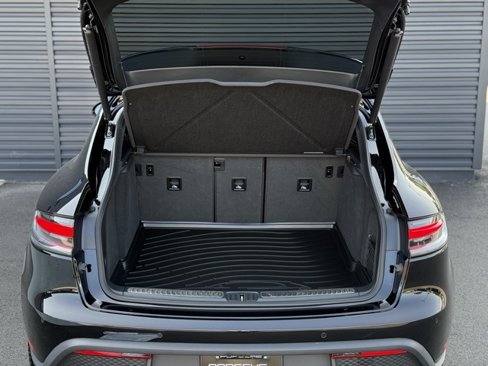 Certified 2025 Porsche Macan image 27