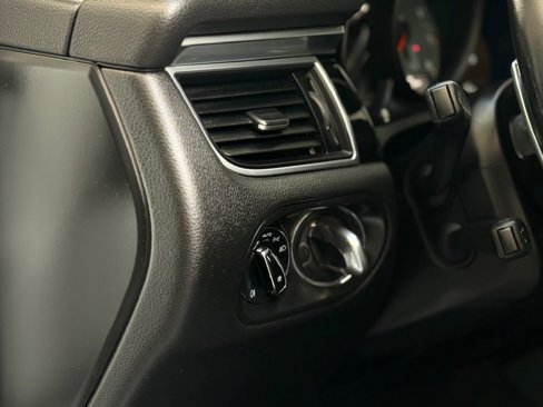 Used 2017 Porsche Macan S image 20
