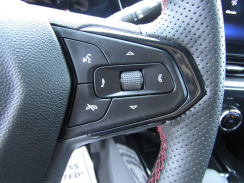 Used 2025 Chevrolet Trax RS w/ Driver Confidence Package image 18