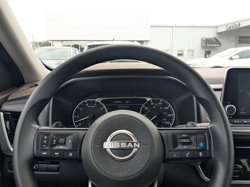 Used 2022 Nissan Rogue SV image 24