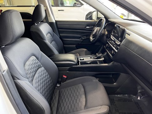 Used 2022 Nissan Pathfinder SV w/ SV Premium Package image 55