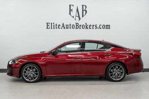 Used 2023 Nissan Altima 2.0 SR image 2