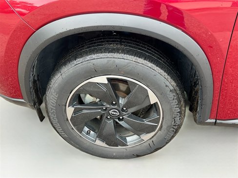 Used 2024 Nissan Rogue SV image 30