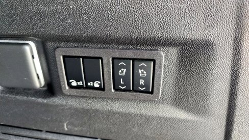Used 2023 GMC Yukon Denali image 34
