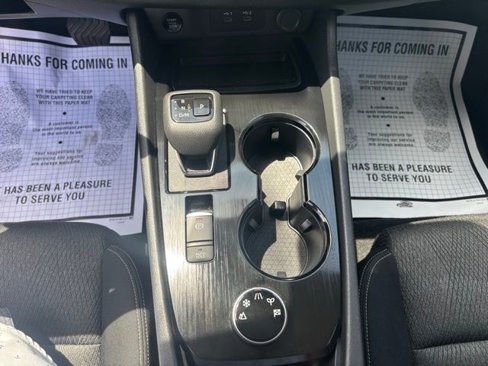 Used 2024 Nissan Rogue SV image 18