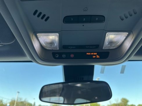 Used 2021 Chevrolet Equinox LT image 34