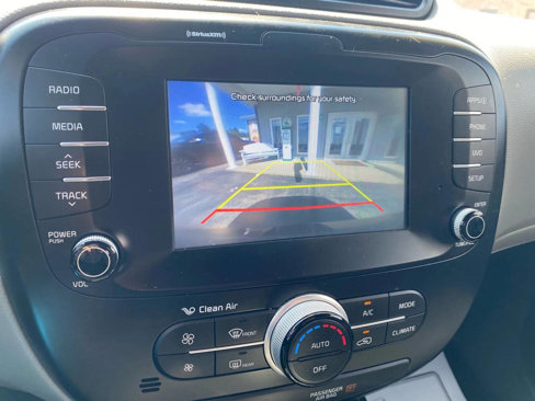 Used 2018 Kia Soul + image 19