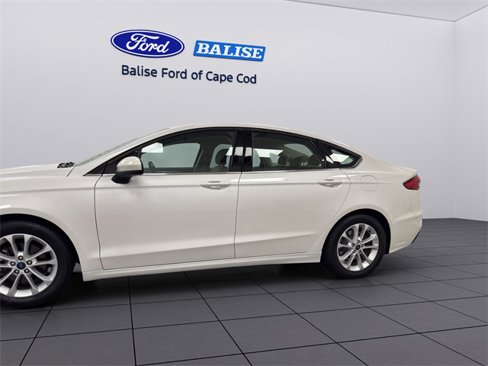 Used 2019 Ford Fusion SE image 3