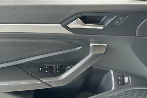 New 2024 Volkswagen Jetta SE image 11