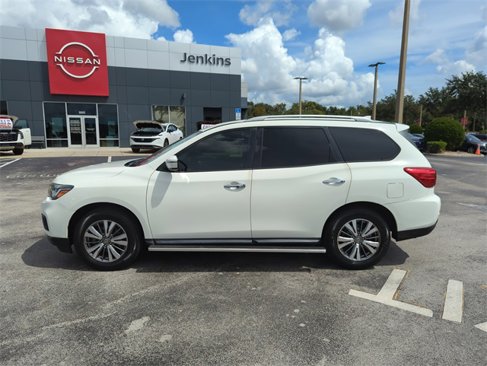 Used 2020 Nissan Pathfinder SV image 9