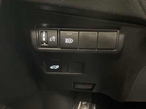 Used 2023 Toyota Corolla Cross XLE w/ Convenience Package image 26