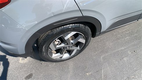 Used 2023 Hyundai Venue SEL image 24