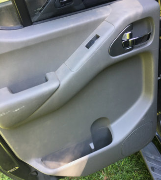 Used 2011 Nissan Frontier SV w/ SV Premium Utility Pkg image 11