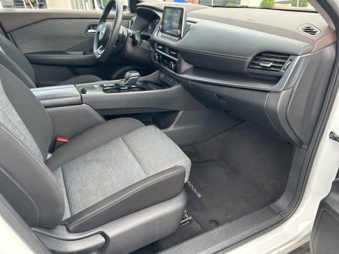 Used 2023 Nissan Rogue SV image 36