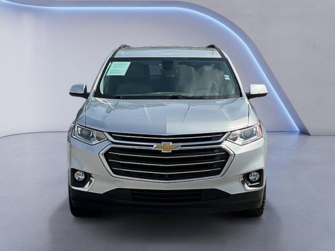 Used 2020 Chevrolet Traverse LT w/ LT Premium Package image 8