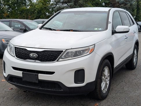 Used 2015 Kia Sorento LX image 1