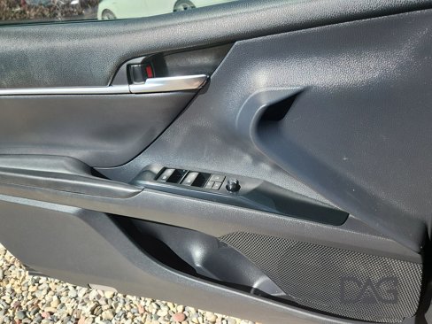 Used 2019 Toyota Camry SE image 16