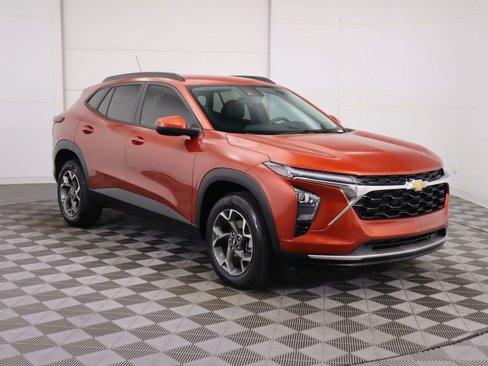 Used 2024 Chevrolet Trax LT image 3