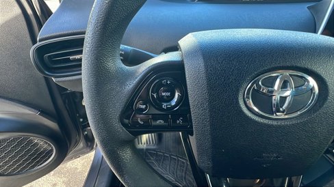 Used 2020 Toyota Prius LE image 28