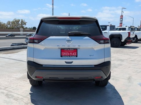 Used 2021 Nissan Rogue SV image 9