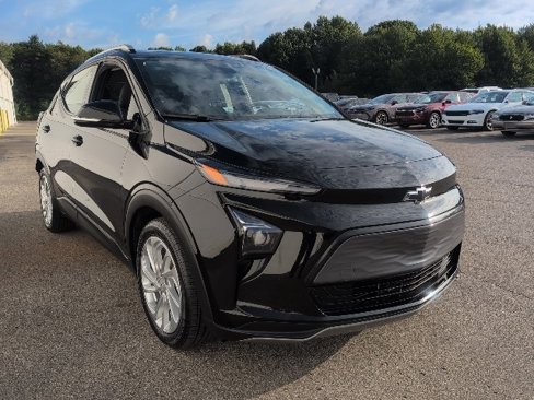 Used 2023 Chevrolet Bolt EUV LT w/ Comfort Package image 9